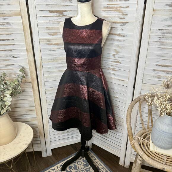 ALICE + OLIVIA Women's Size 6 Foss Cutout Metallic Striped Sexy Pleat Mini Dress - Picture 7 of 16